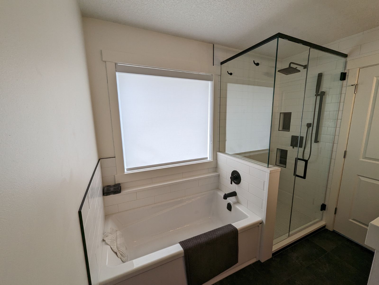 AROUND THE CLOCK GLASS SERVICE LTD. photo 3