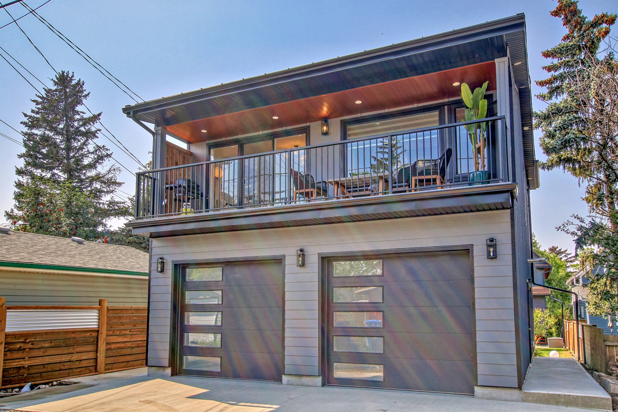 Garage Suites photo 2