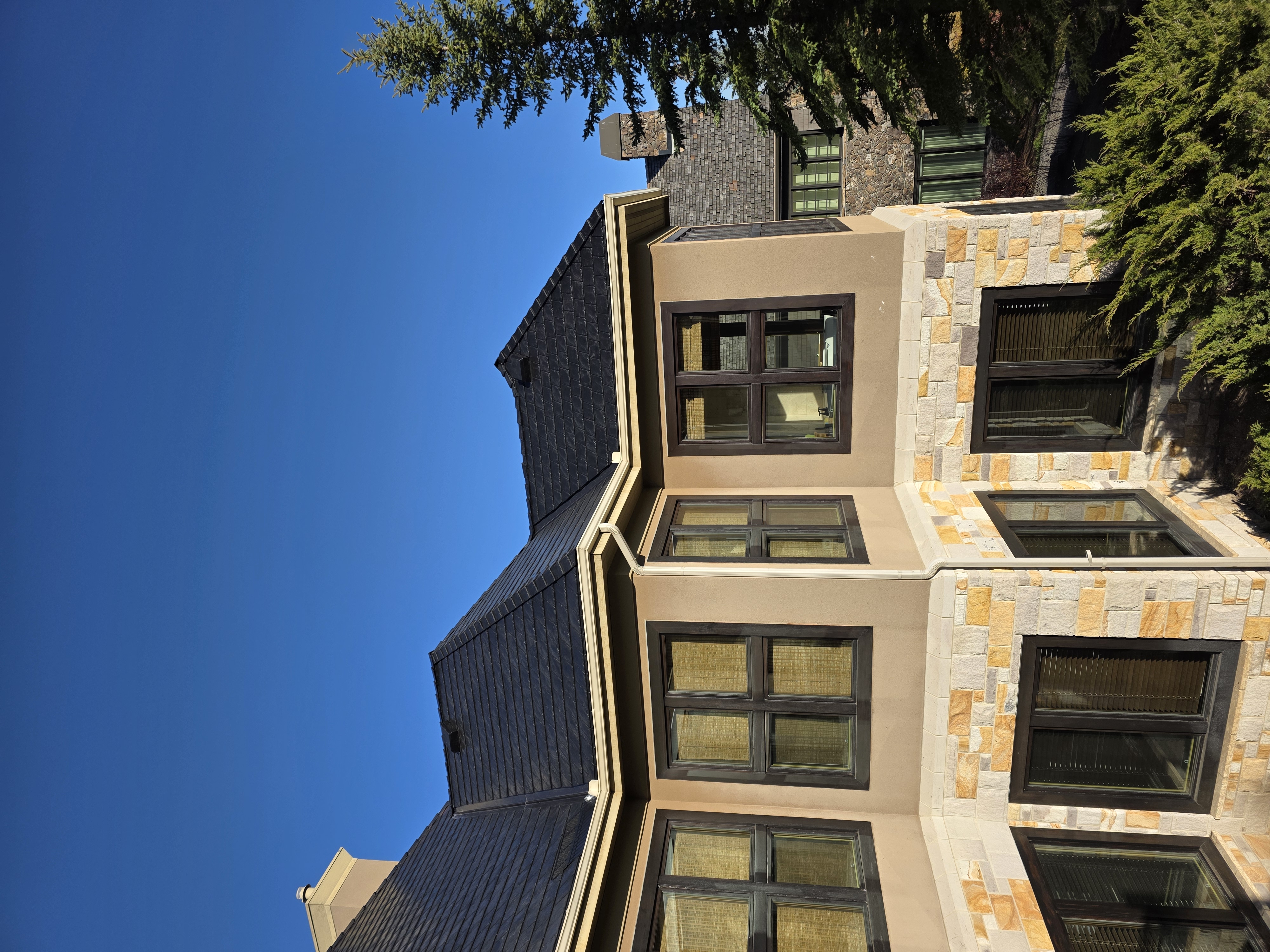 AKRoN ROOFING photo 3