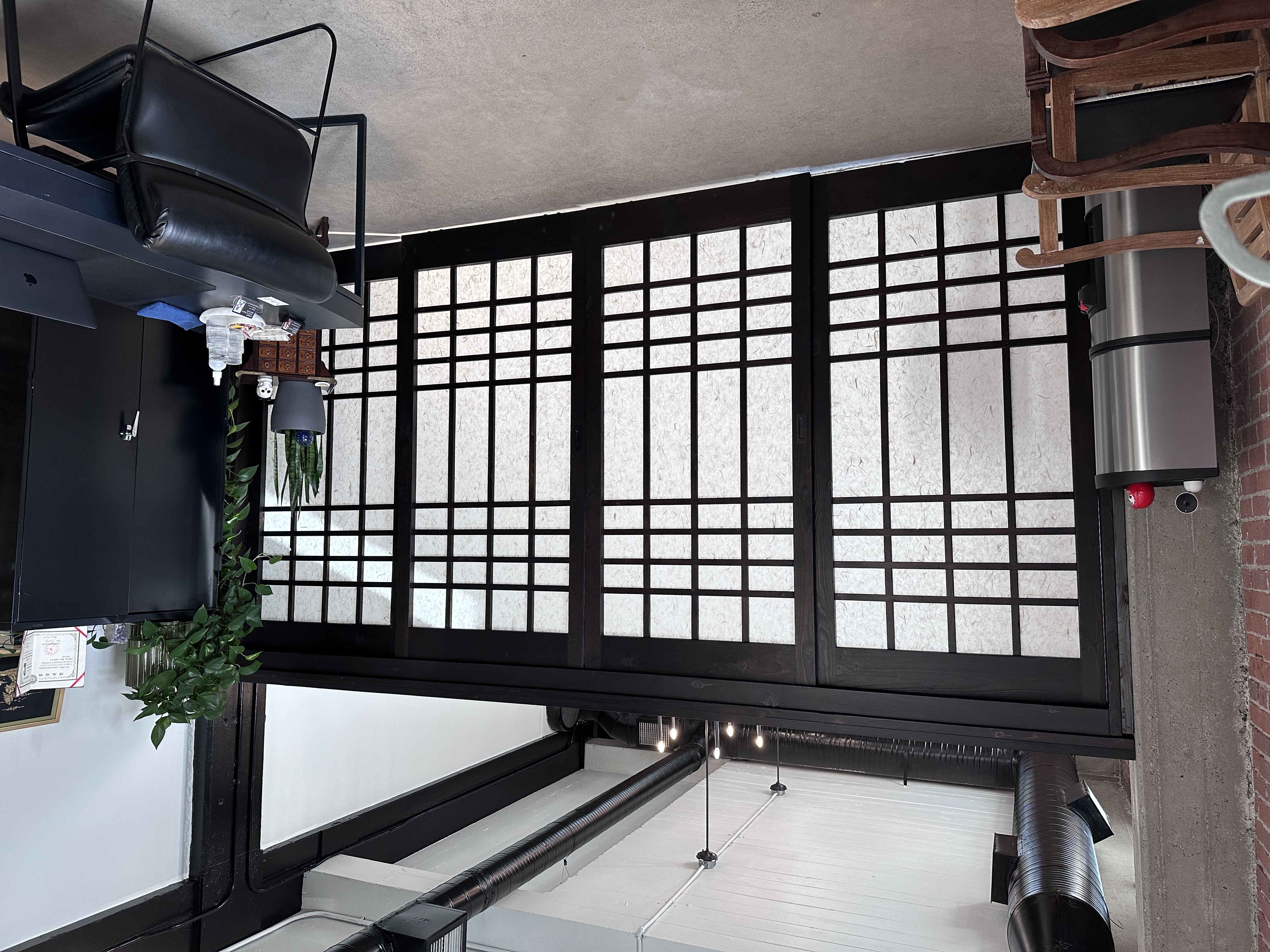 Japanese Inspired Screen Doors / Ramsay Accupucture