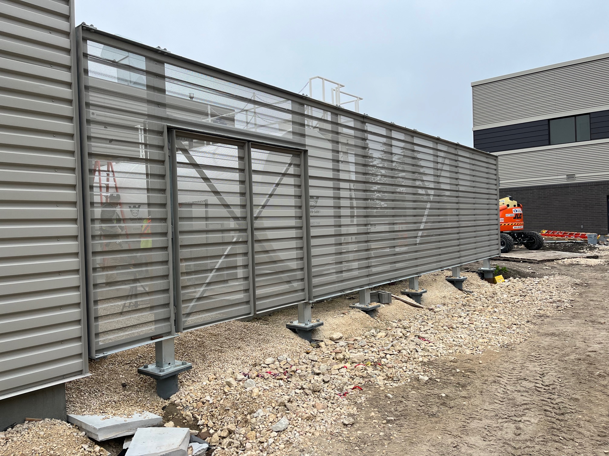 Protective Screen Wall