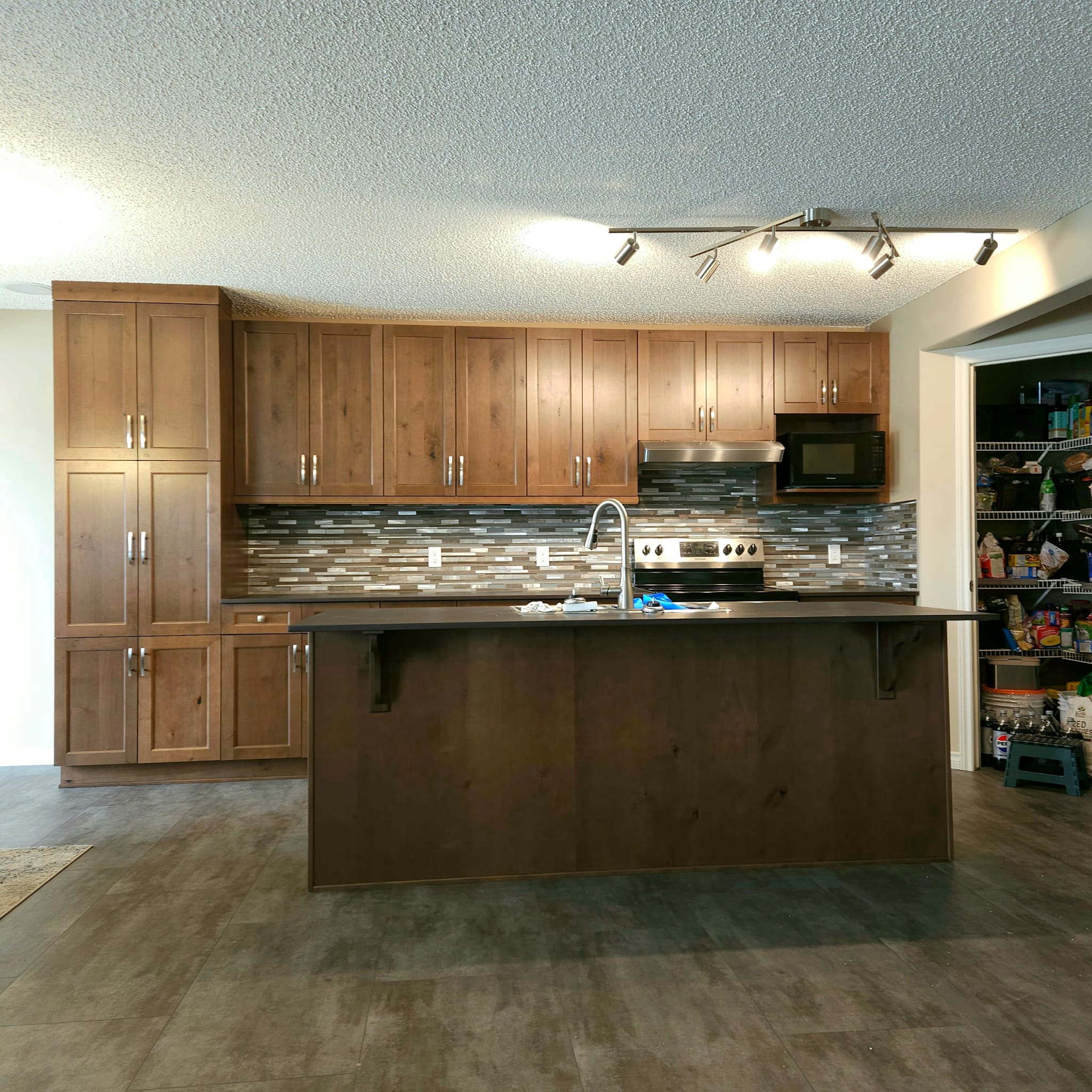 Calgary Kitchen & Handrail photo 4