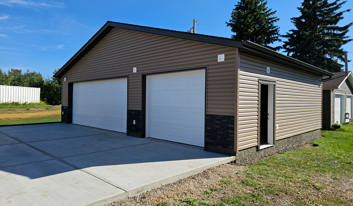 3 Car Garage Built in Strathcona County
